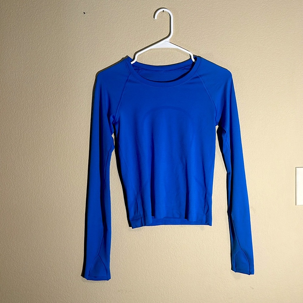 I’m selling this, simply because I never wore it.